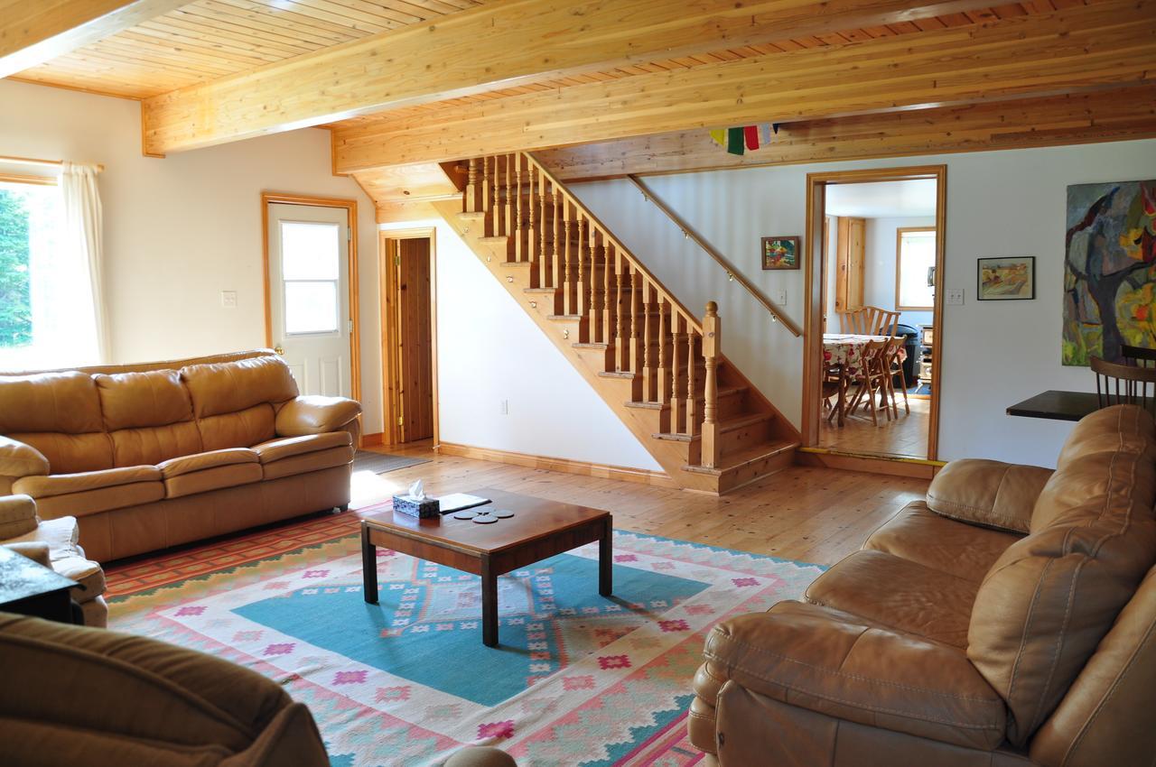 Гостевой дом Breton Cove Farmhouse Indian Brook Экстерьер фото