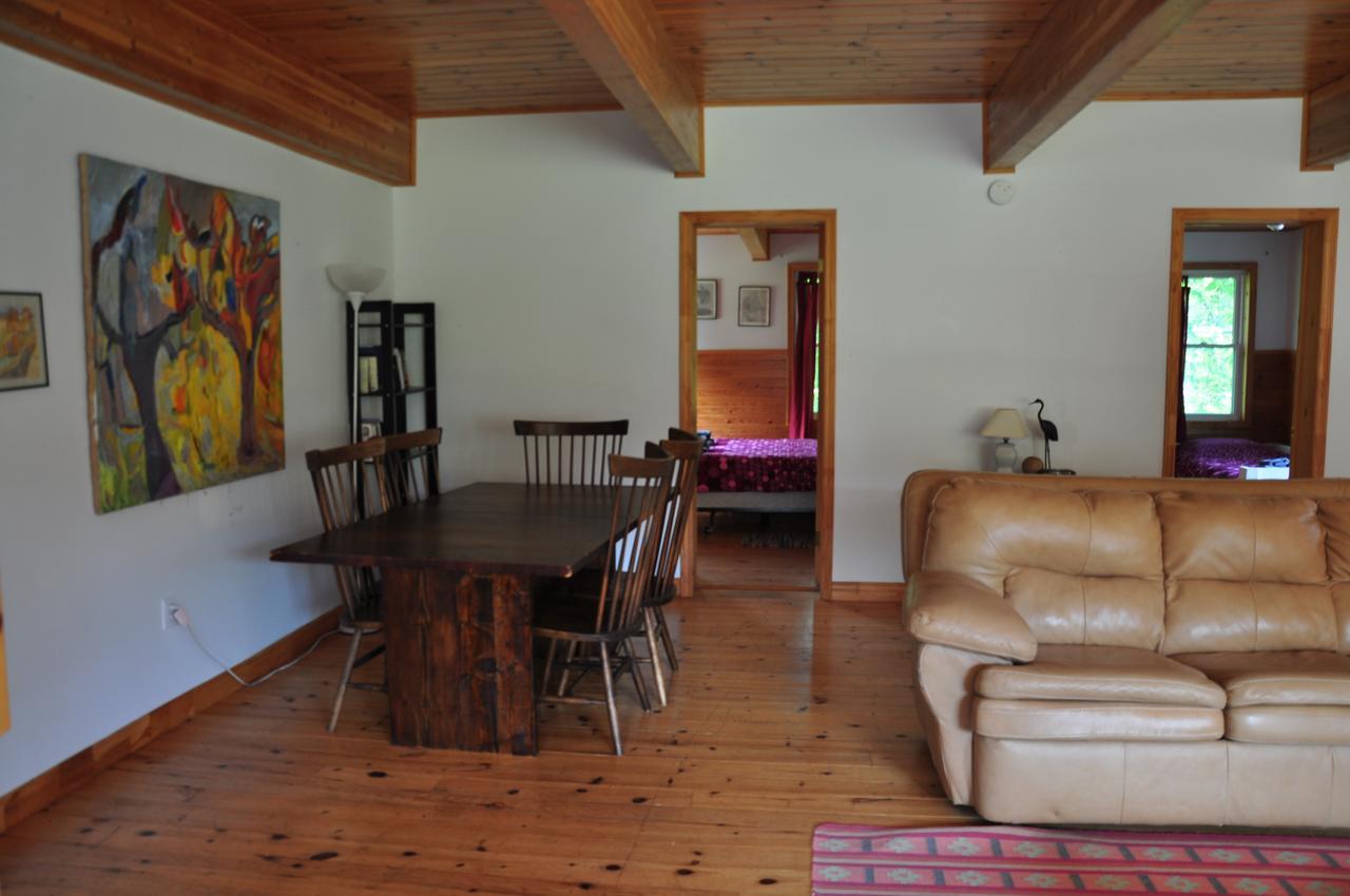 Гостевой дом Breton Cove Farmhouse Indian Brook Экстерьер фото