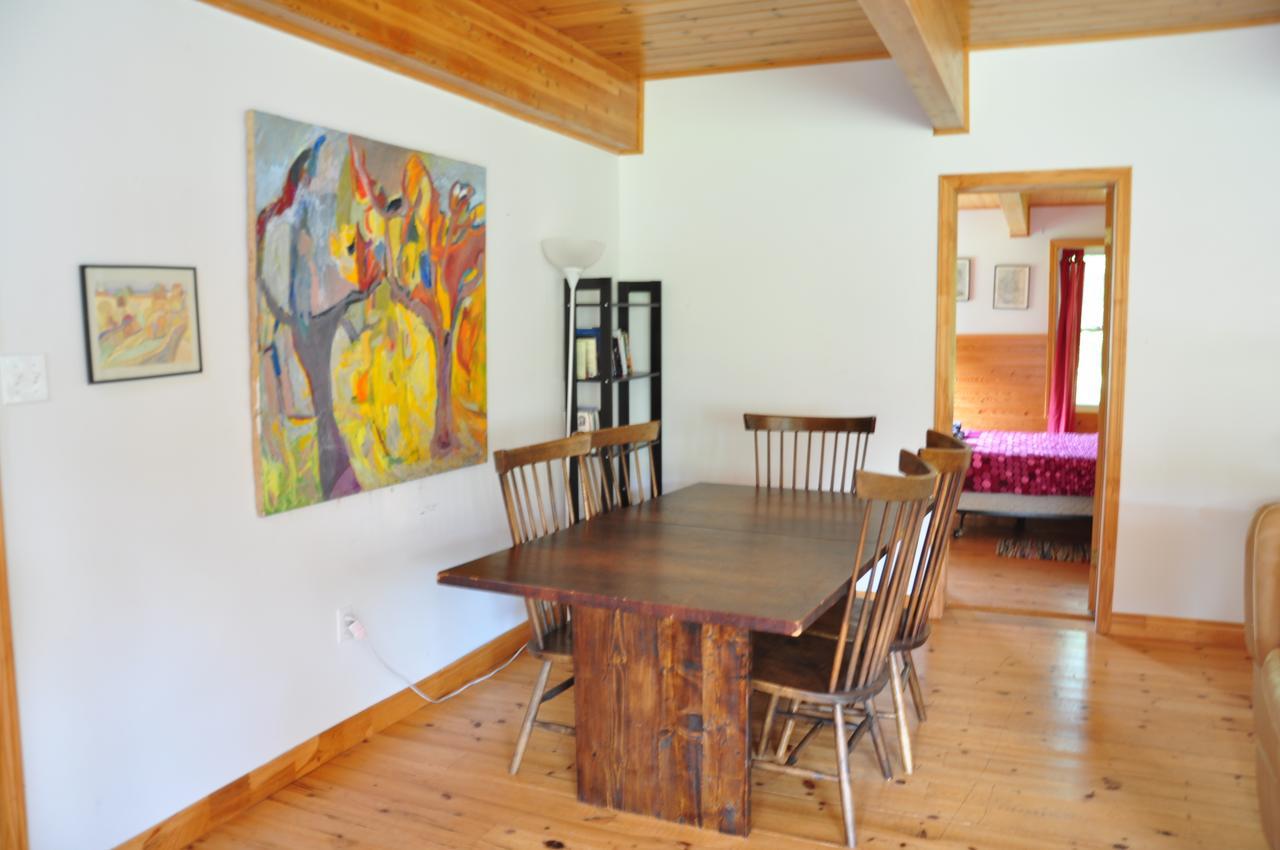 Гостевой дом Breton Cove Farmhouse Indian Brook Экстерьер фото