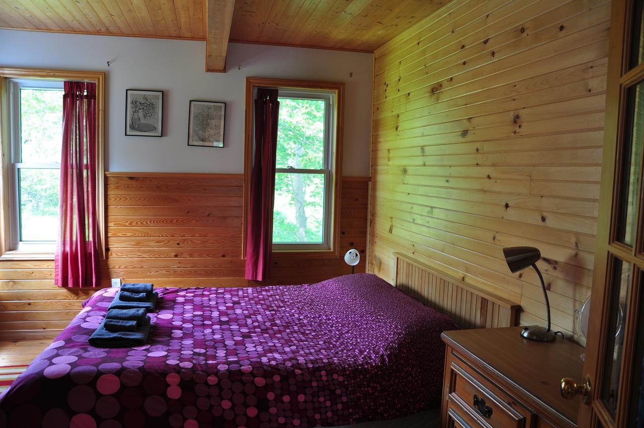 Гостевой дом Breton Cove Farmhouse Indian Brook Экстерьер фото